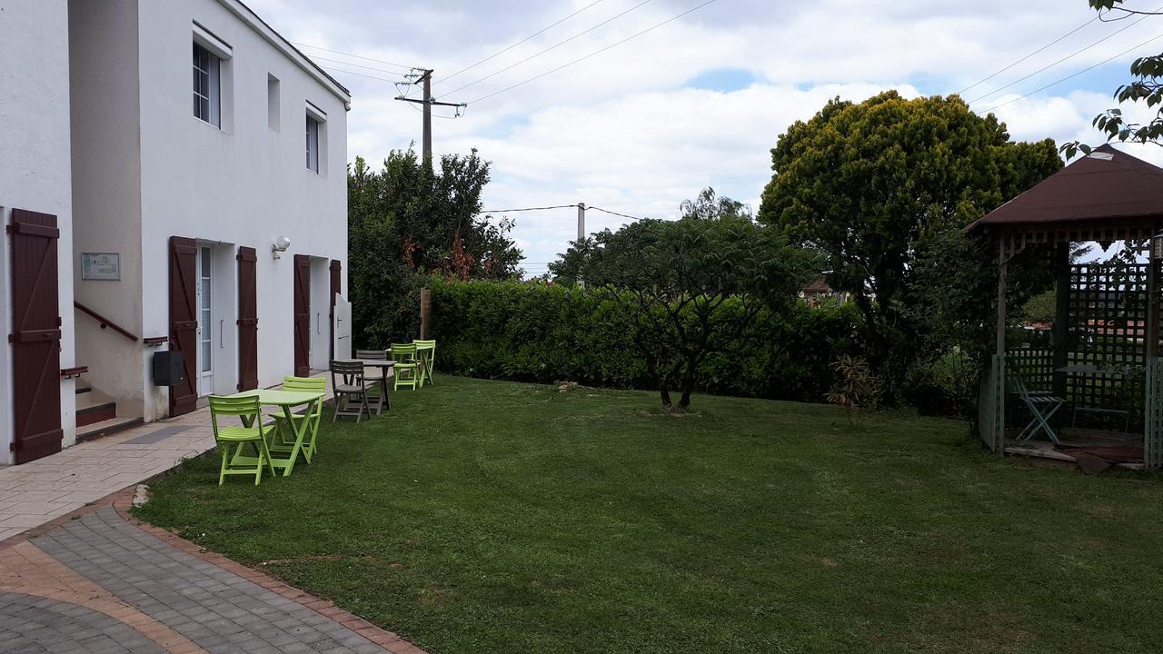 Le Mareuillais Hotel-Restaurant Exterior photo